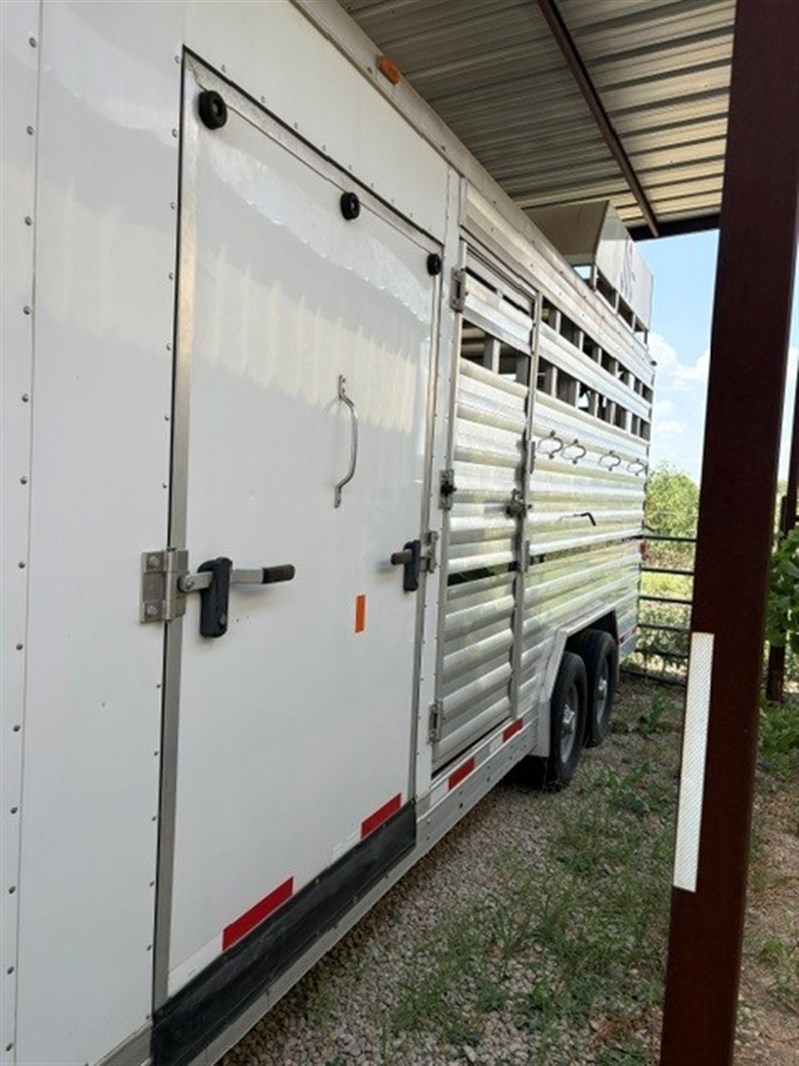 Trailer Photo 3