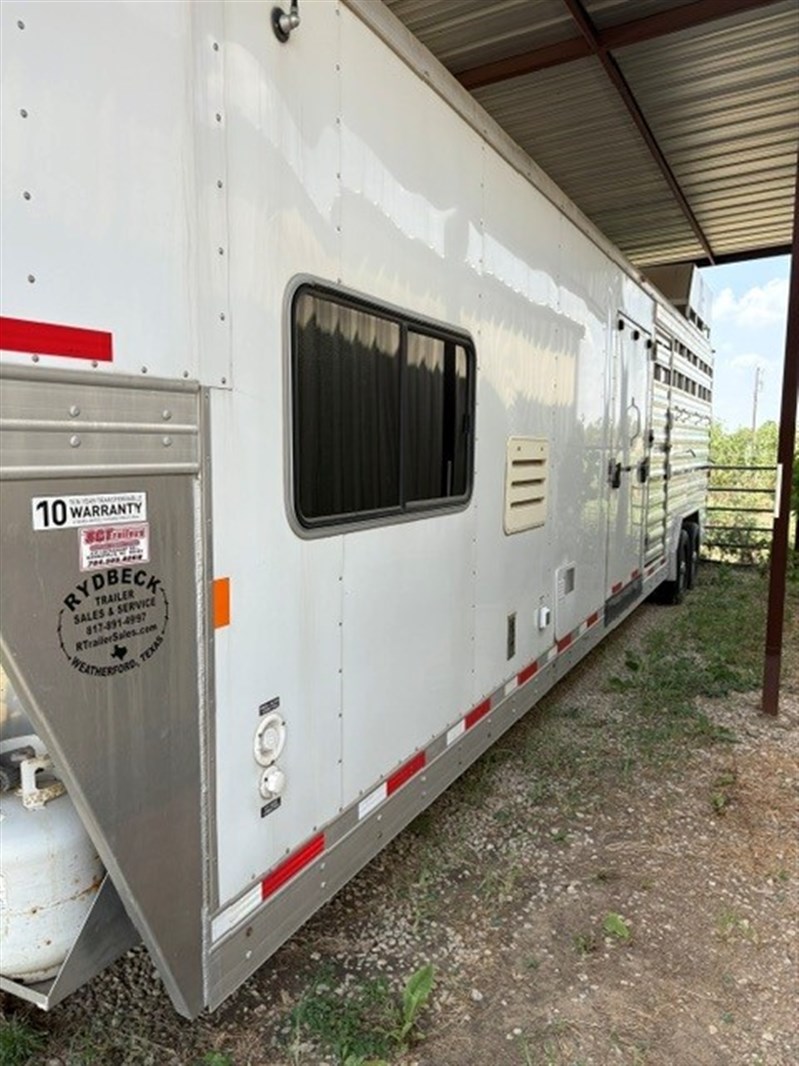Trailer Photo 2