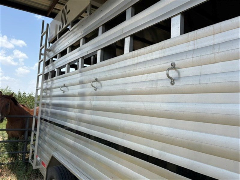 Trailer Photo 5