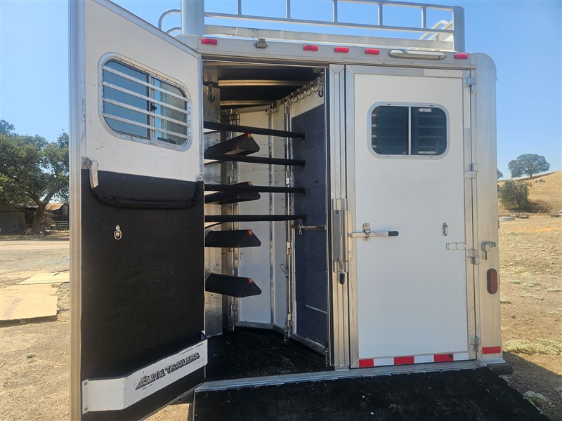 Trailer Photo 7