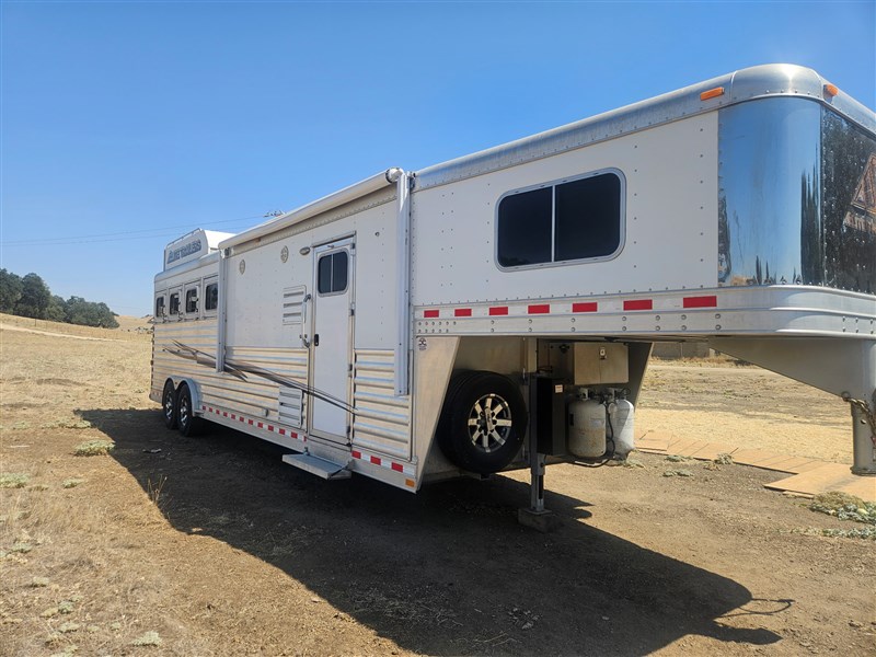 Trailer Photo 2