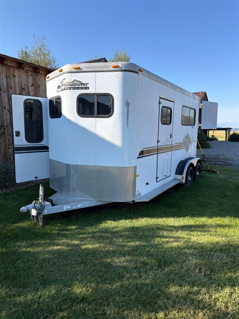 1999 Sundowner 1999 Sundowner Valuelite 2-Horse Bumper Pull Trail