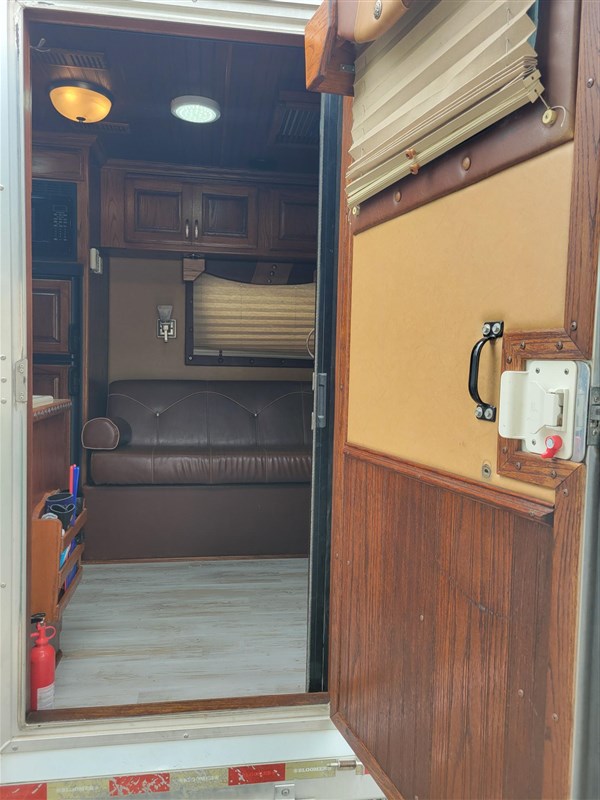 Trailer Photo 27