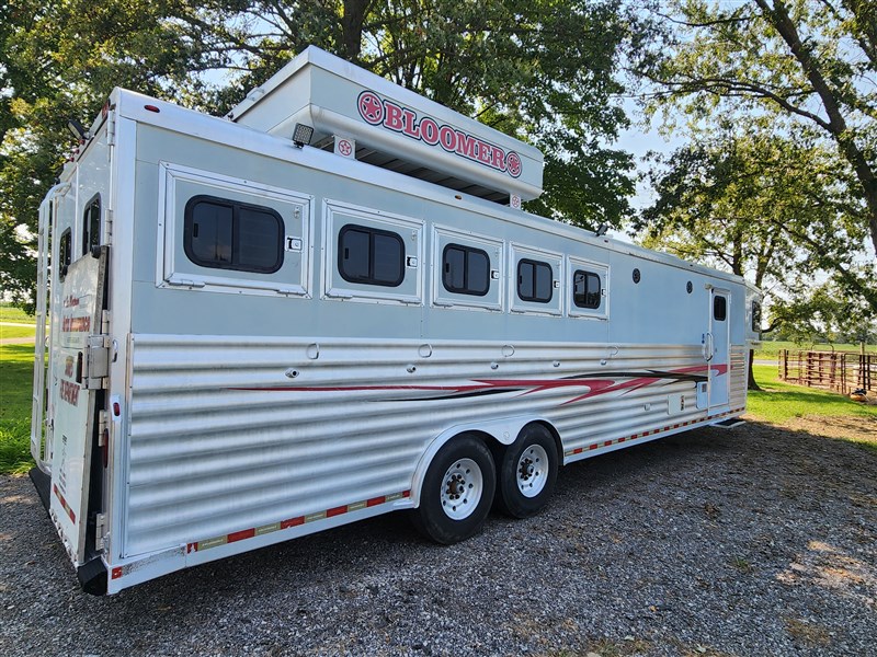 Trailer Photo 2