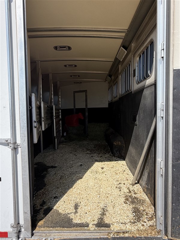 Trailer Photo 18