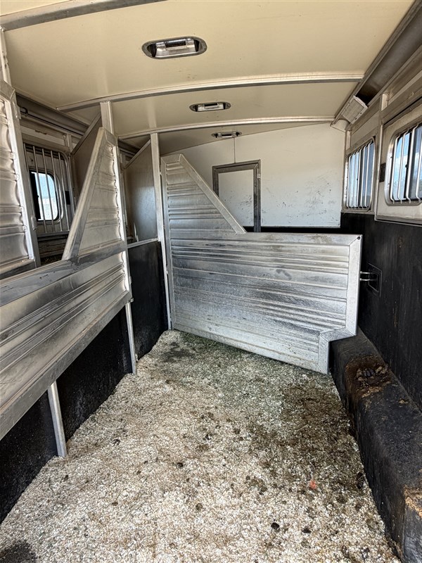 Trailer Photo 19