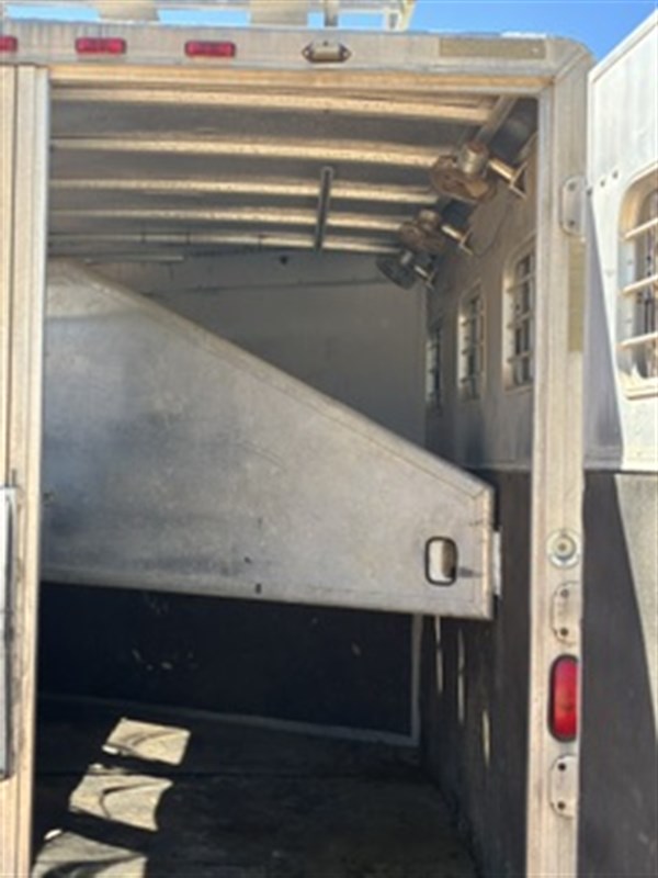 Trailer Photo 5