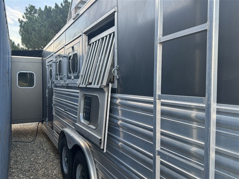 Trailer Photo 2