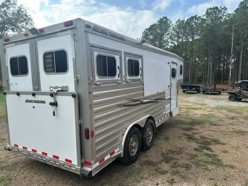 Trailer Photo 19