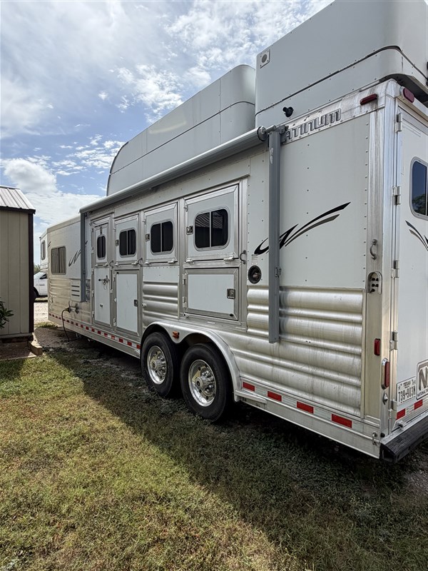 Trailer Photo 5