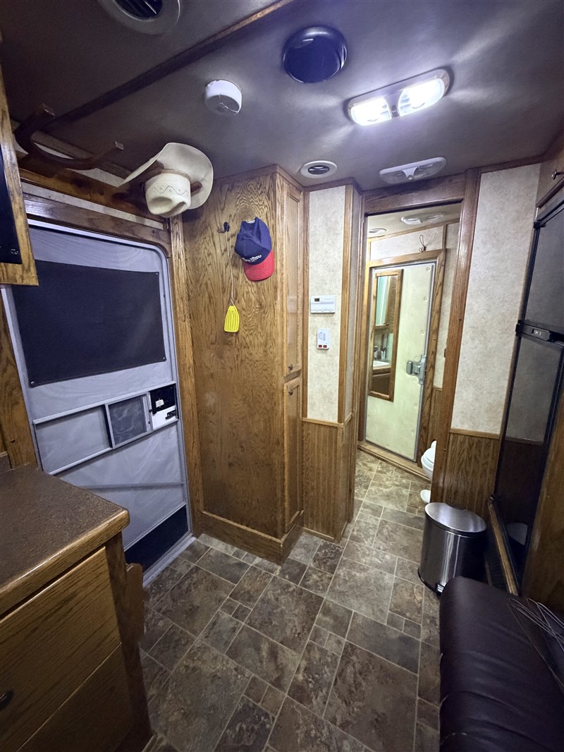 Trailer Photo 14