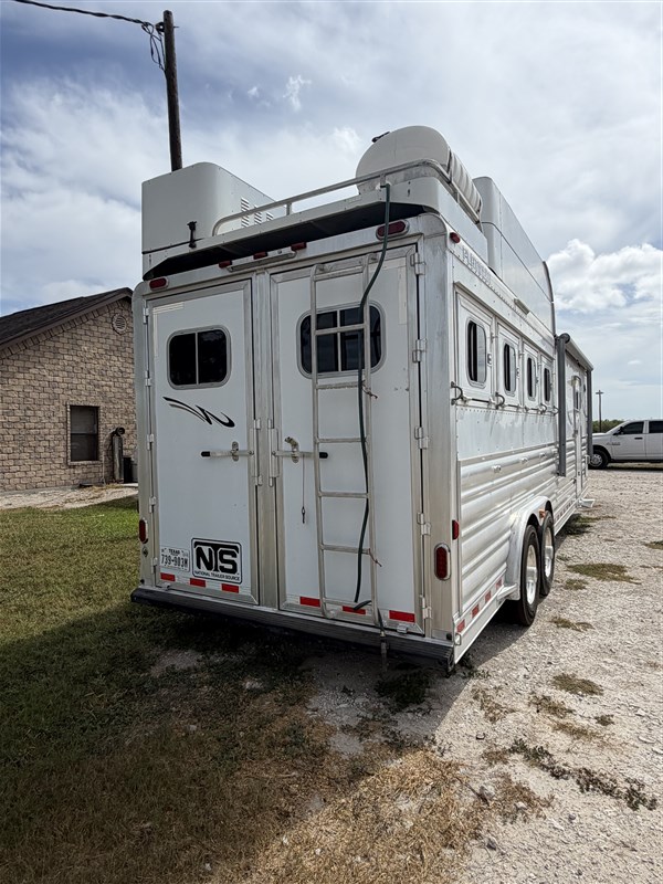 Trailer Photo 4