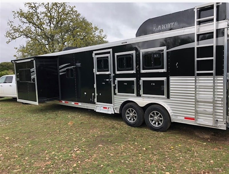 2020 Lakota Chrager