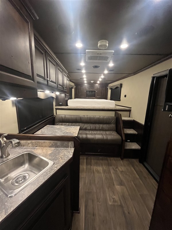 Trailer Photo 18