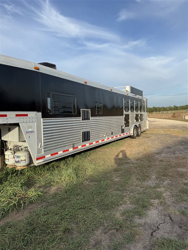 Trailer Photo 19