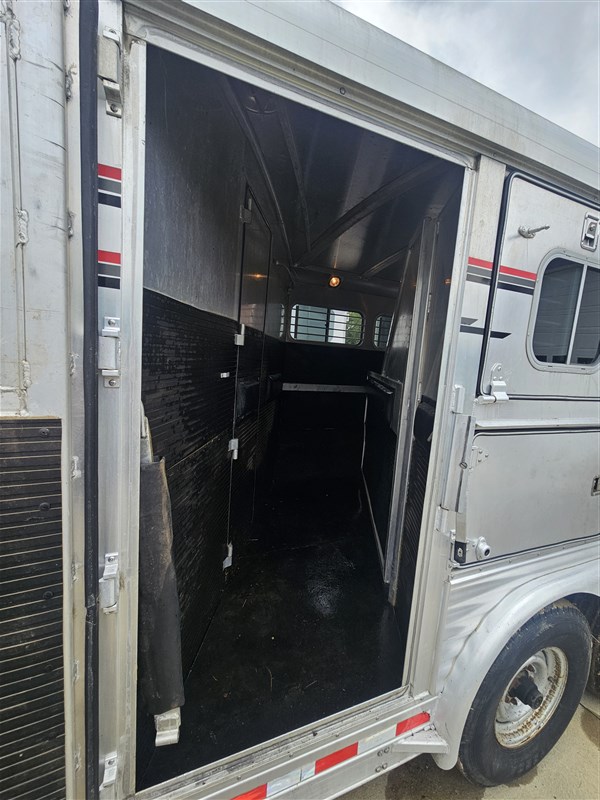 Trailer Photo 11