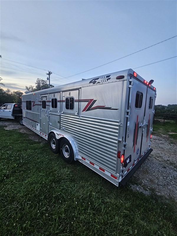 Trailer Photo 3