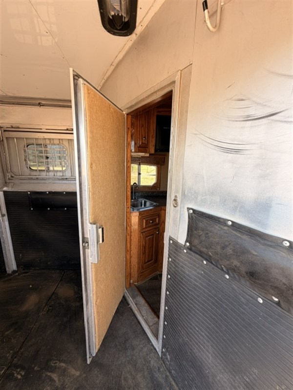 Trailer Photo 26