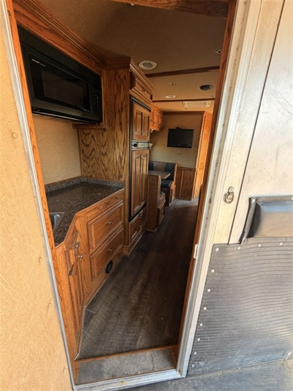 Trailer Photo 11