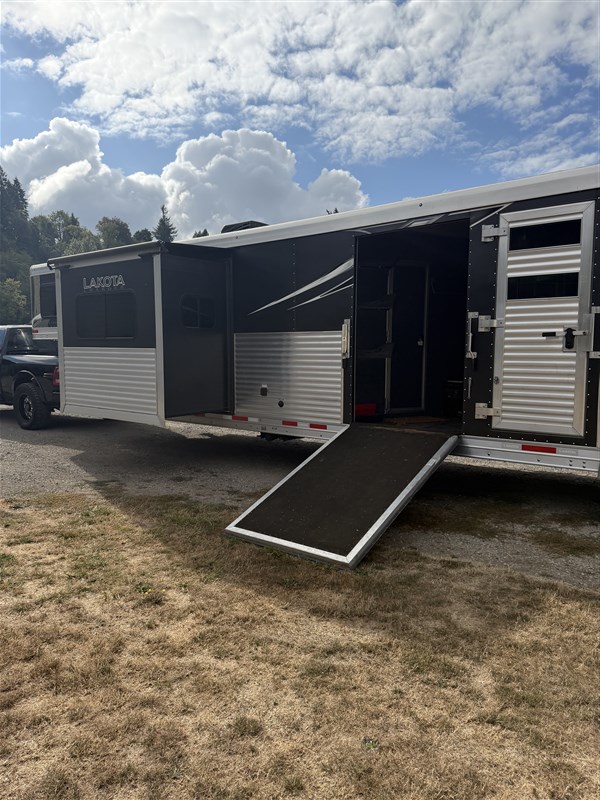 Trailer Photo 14