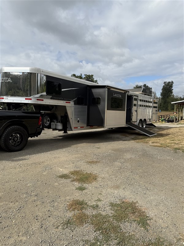 Trailer Photo 13