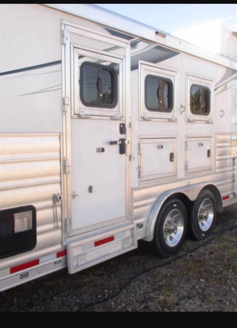 Trailer Photo 4