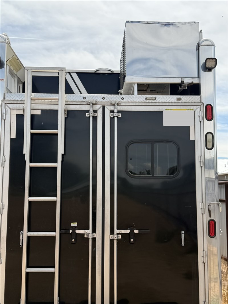 Trailer Photo 5