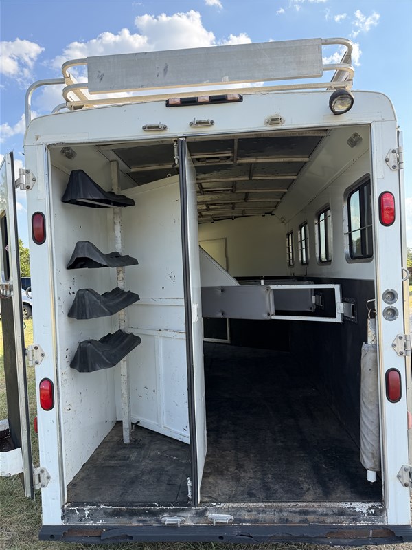 Trailer Photo 2