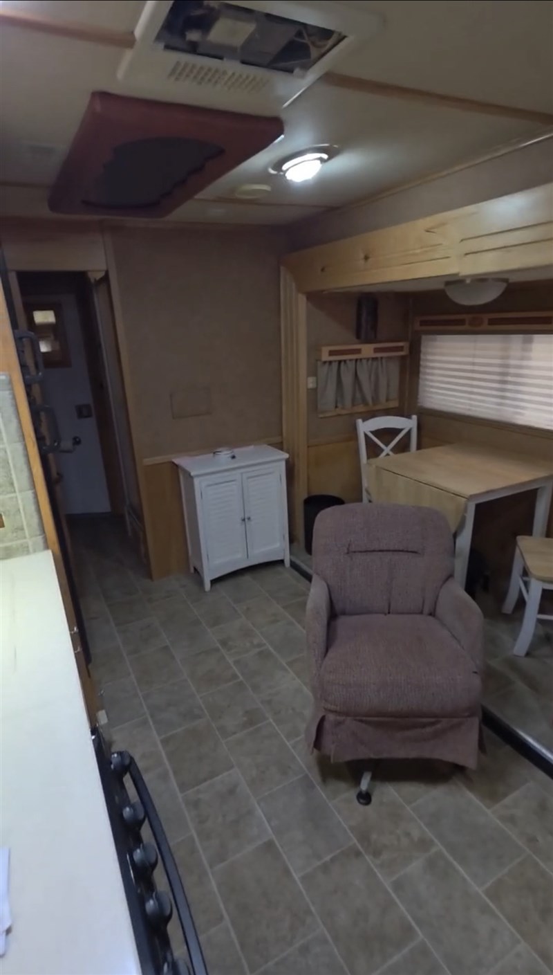 Trailer Photo 11