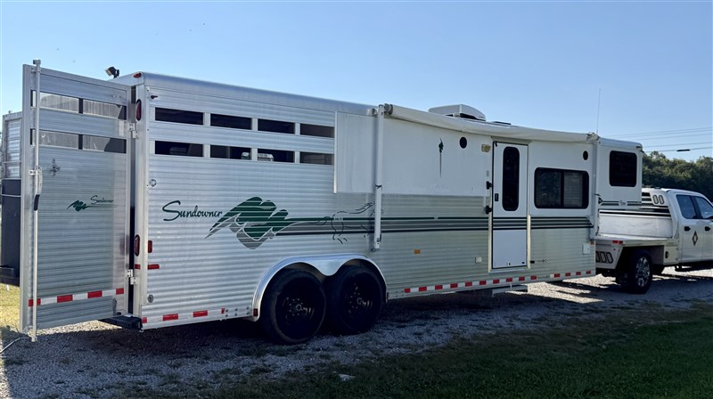 1999 Sundowner 2H w Living Quarters