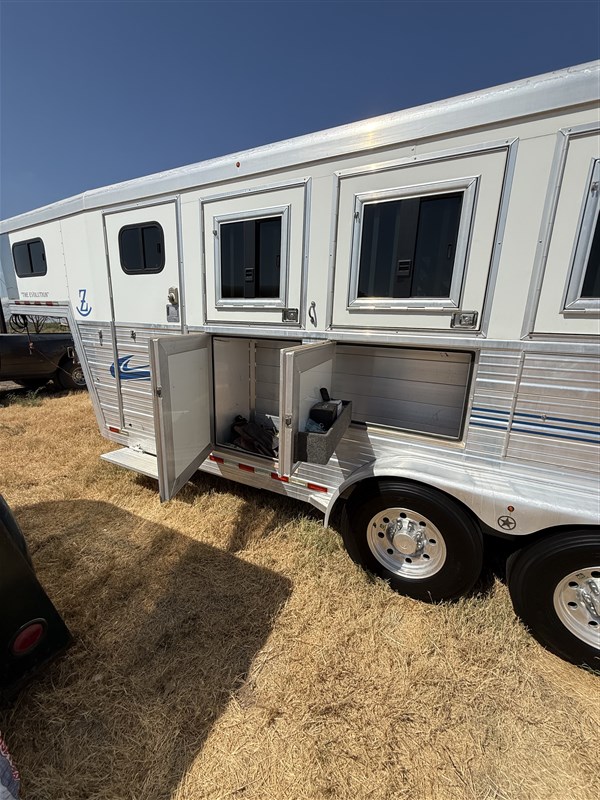 Trailer Photo 3