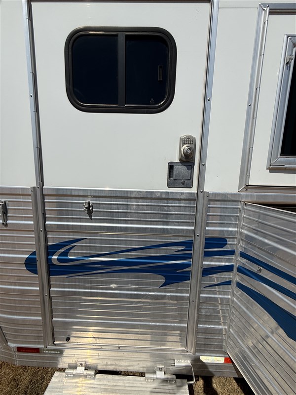 Trailer Photo 2