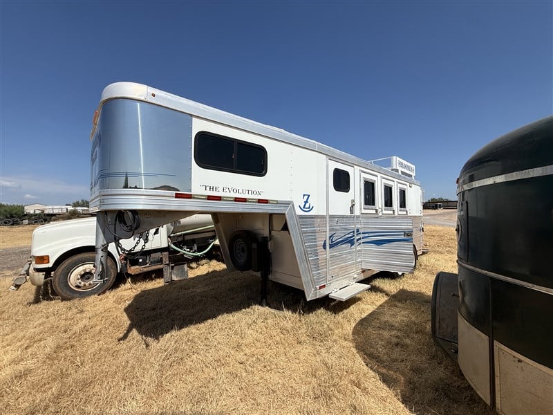 Trailer Photo 1