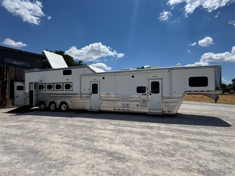 Trailer Photo 11