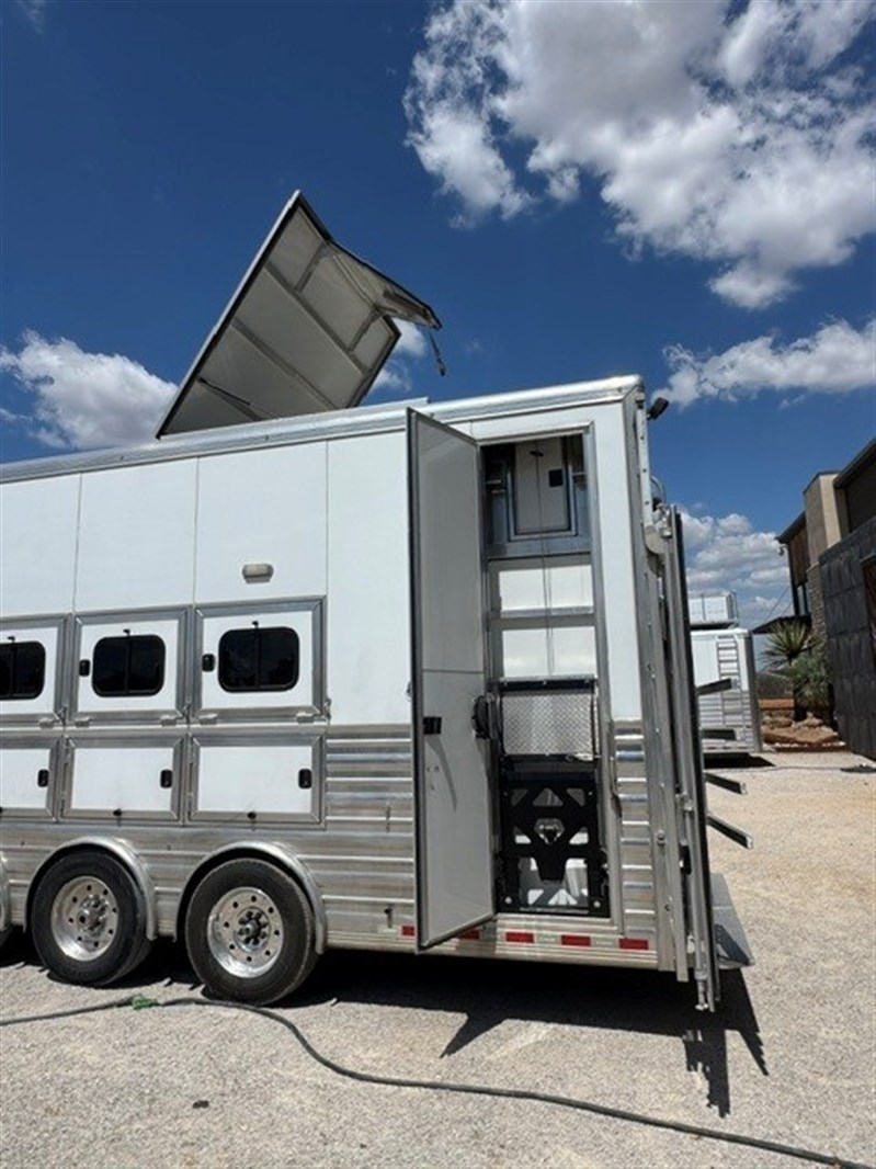 Trailer Photo 3