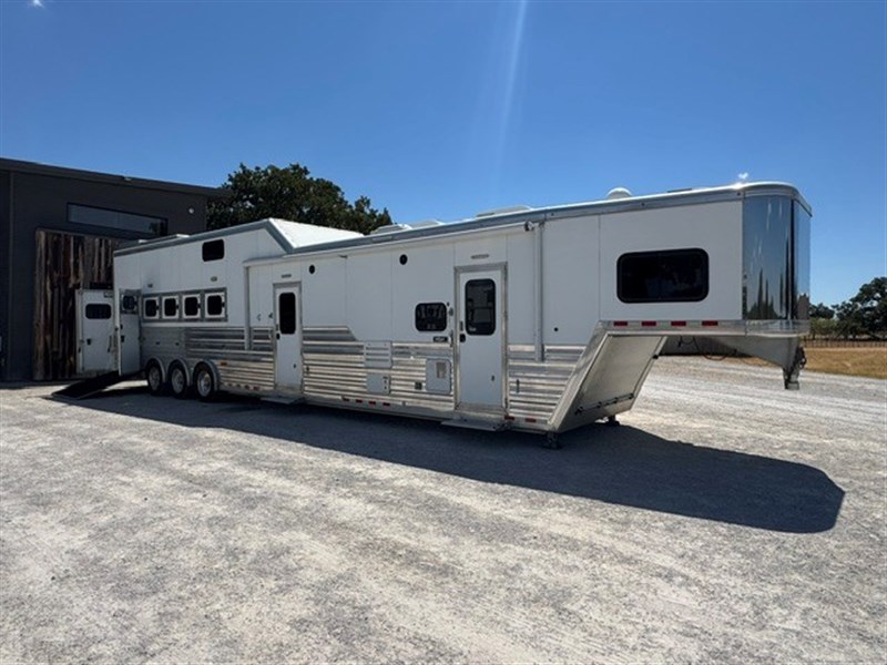 Trailer Photo 7