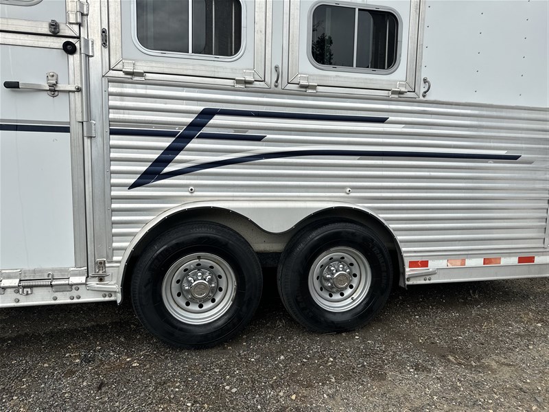 Trailer Photo 2