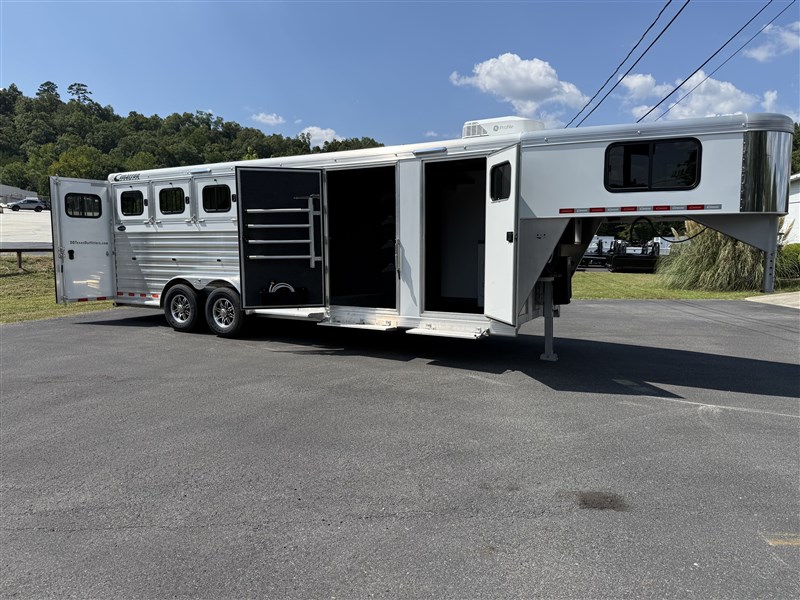 Trailer Photo 2