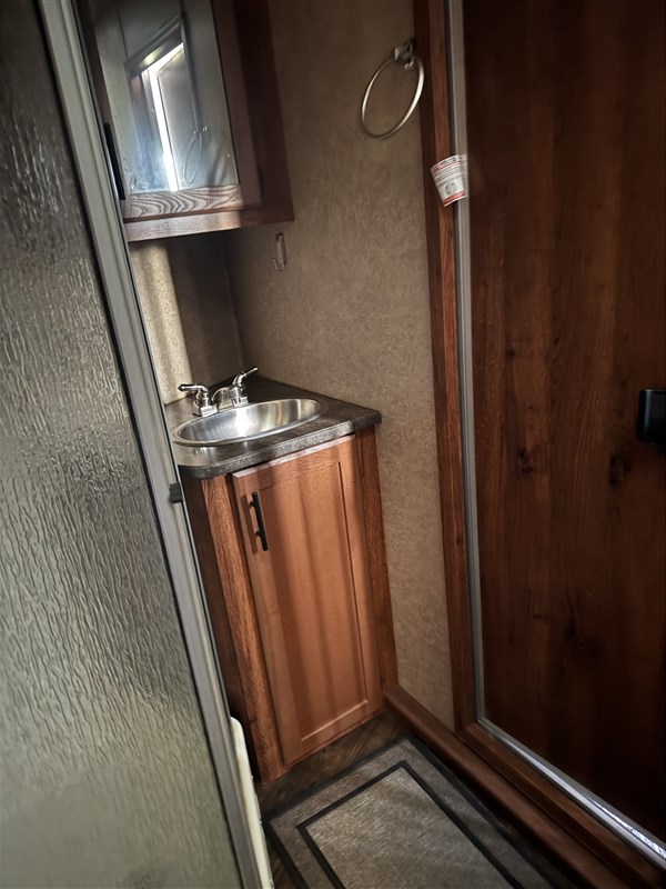 Trailer Photo 9