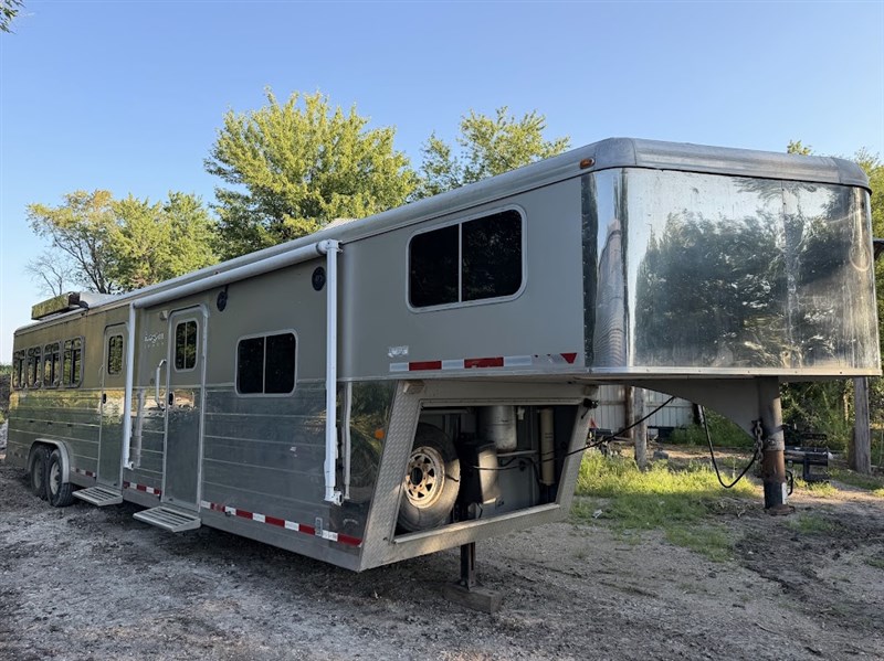 Trailer Photo 1
