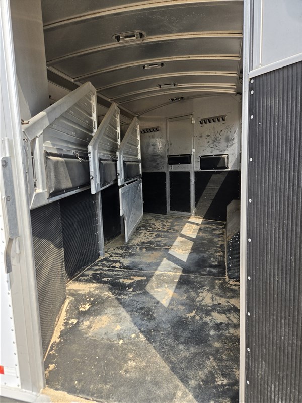 Trailer Photo 20
