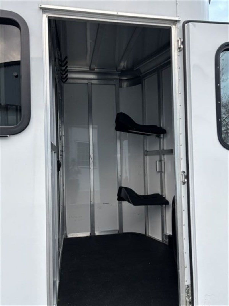 Trailer Photo 2