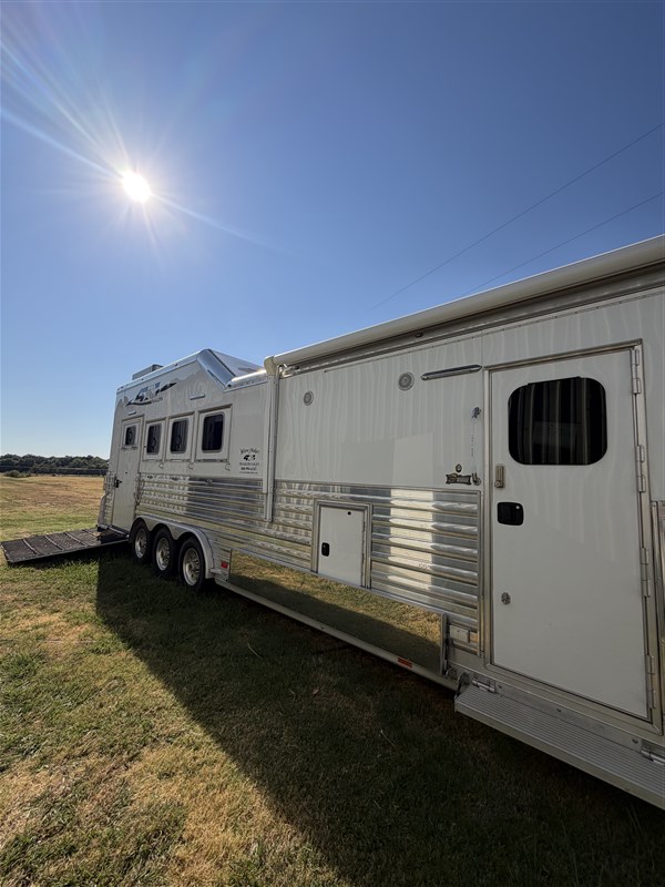 Trailer Photo 3