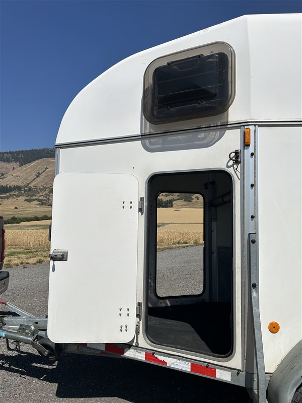Trailer Photo 4