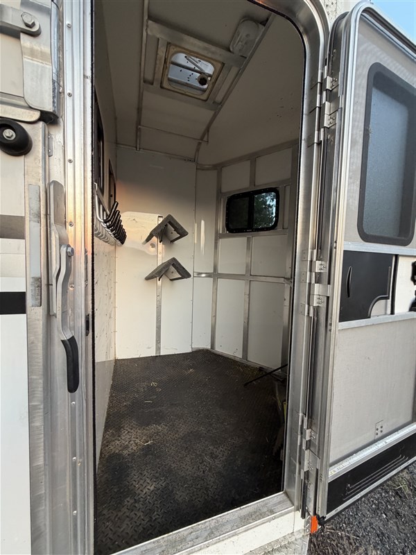 Trailer Photo 6