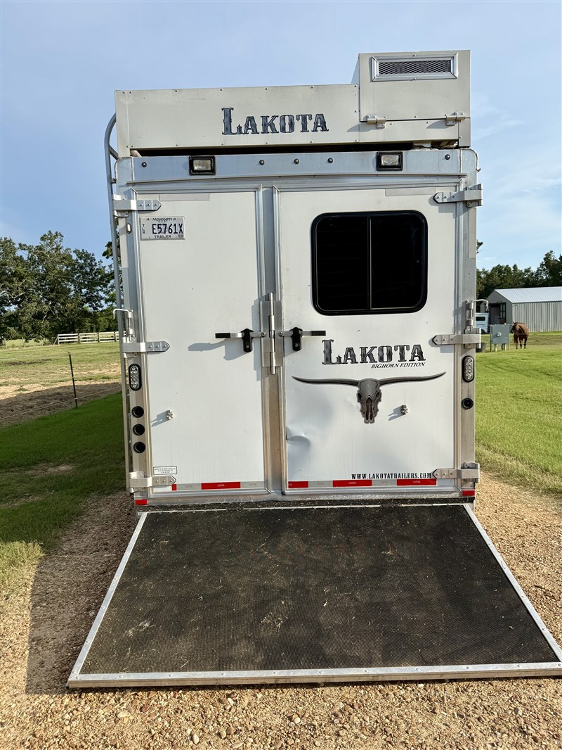 Trailer Photo 12