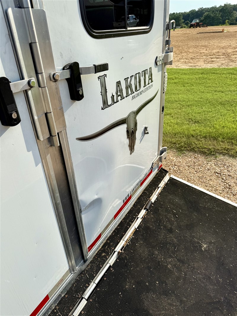 Trailer Photo 13