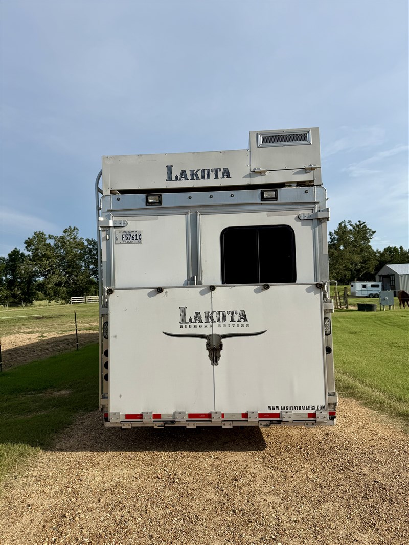 Trailer Photo 11