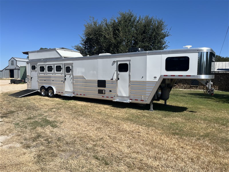 Trailer Photo 2