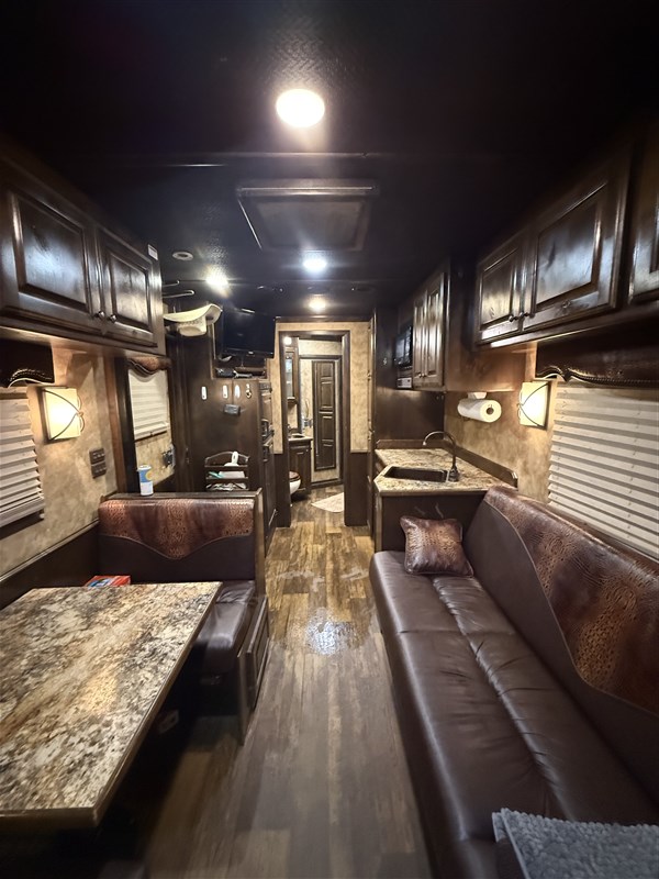 Trailer Photo 9